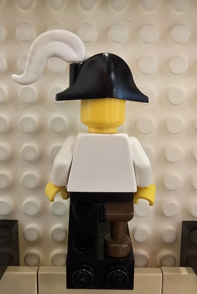 LEGO pi050 Pirat mit grüner Weste und Holzbein Minifigur – Bild 2